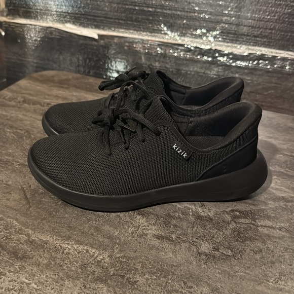 Kizik Madrid Eco Knit Slip On Hands Free Athletic Shoe Sneaker W 8.5/ M 7. Used - Picture 2 of 8